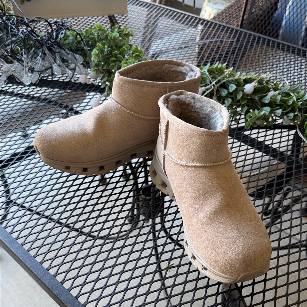Skechers Women's slip-ins Ankle Booties
